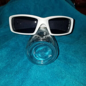 Locs White Cat 3 Sunglasses w/Case